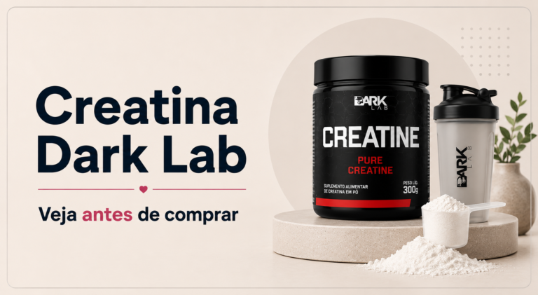 Imagem destacada da Creatina Dark Lab com cenário fitness feminino em tons rosé, destacando suplemento para rotina de treinos.